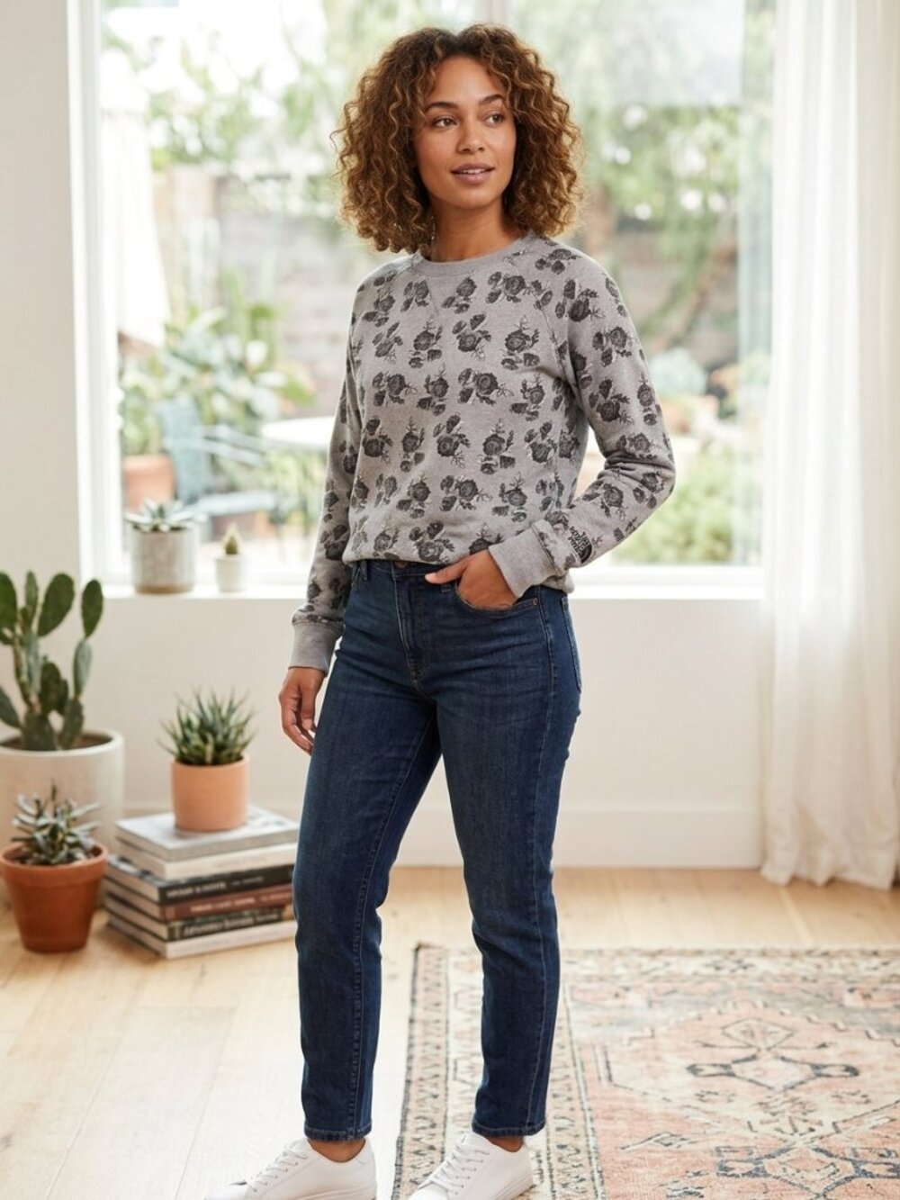 The North Face Allover‎ Rose Floral Print Sweatshirt Gray Black Women's Medium